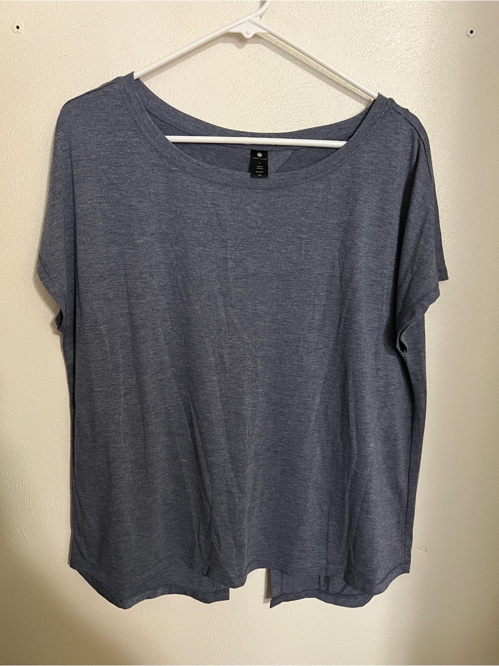 YOGALICIOUS Classic Keyhole Back Athletic Activewear T Shirt Greyish Blue Wms L